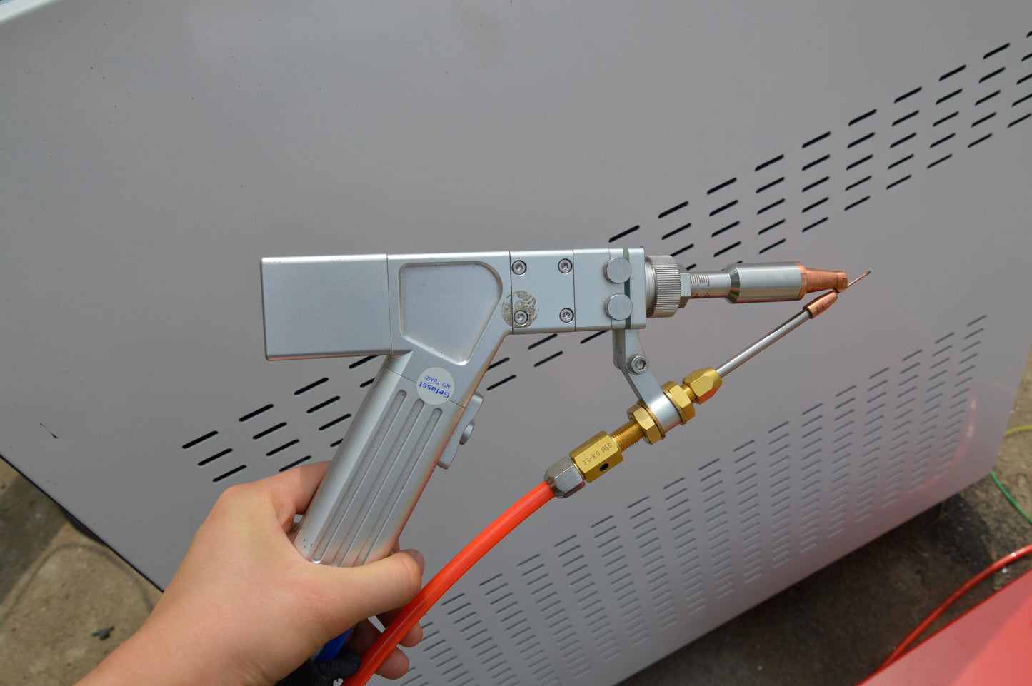 Fiber laser Handheld portable fiber laser welding machine 1000W 1500W 2000W with auto wire feeder