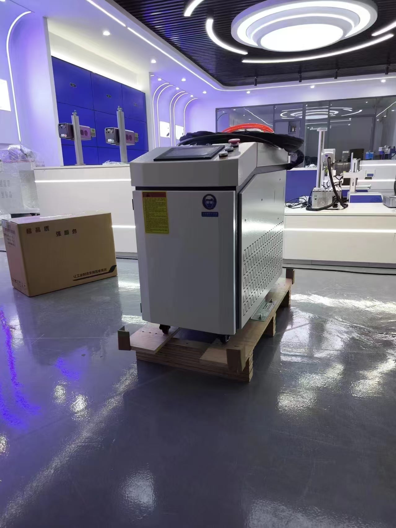 4 in 1 Portable Fiber Handheld Laser Welder 2000W Laser Welding and Cleaning Machine Laser Rust Remover Price 1500W 3000W