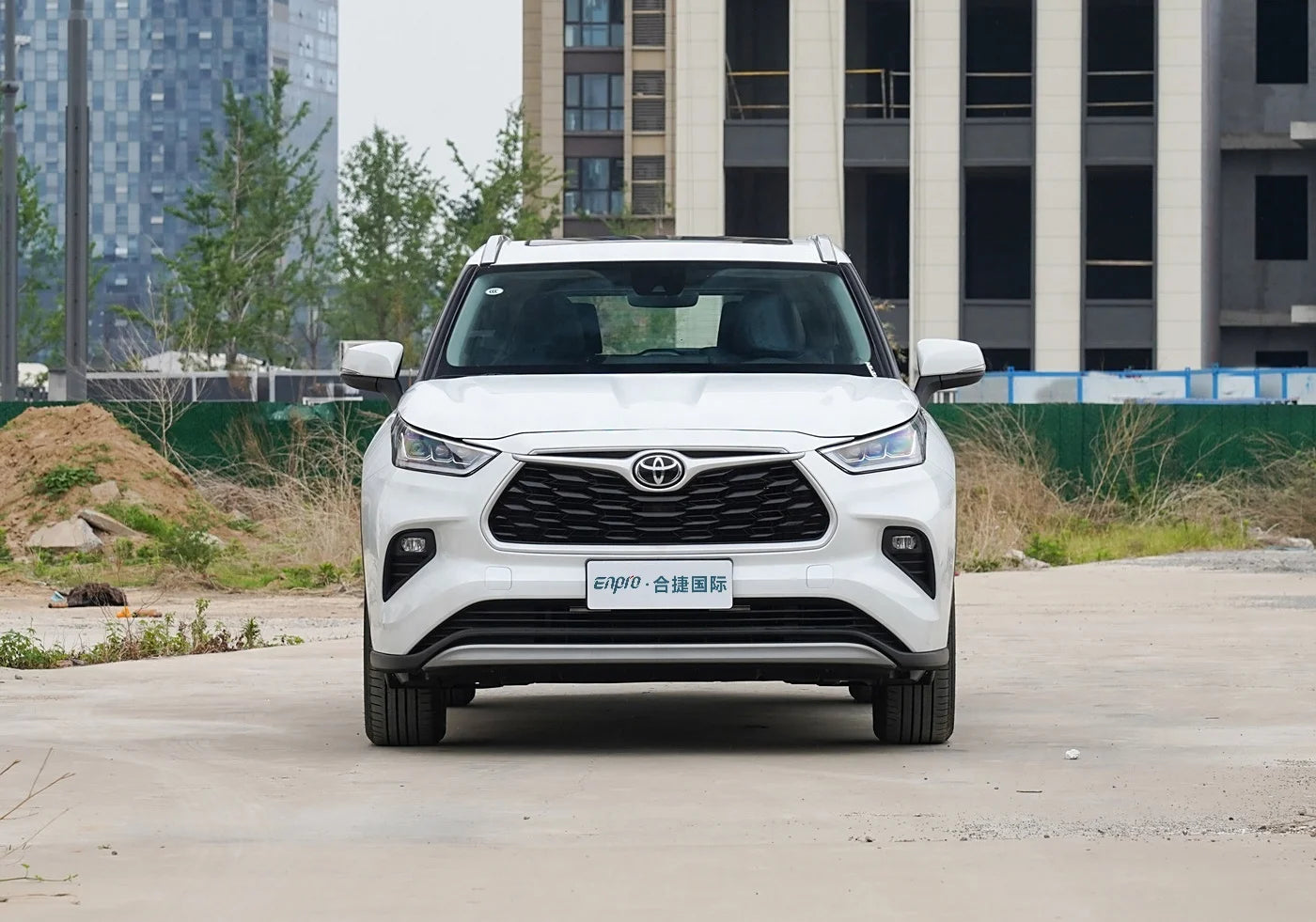 Best selling 2024 Toyotan Highlander 4WD 7-Seater New Energy Vehicles Midsize SUV Good Price and quality for sale