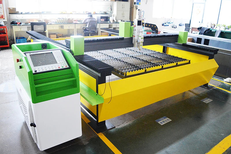 Cost performance fiber laser cutting machine 1500w Servo motor Steel Plate 3015 2060 Cypcut CNC laser cutting technology  steels
