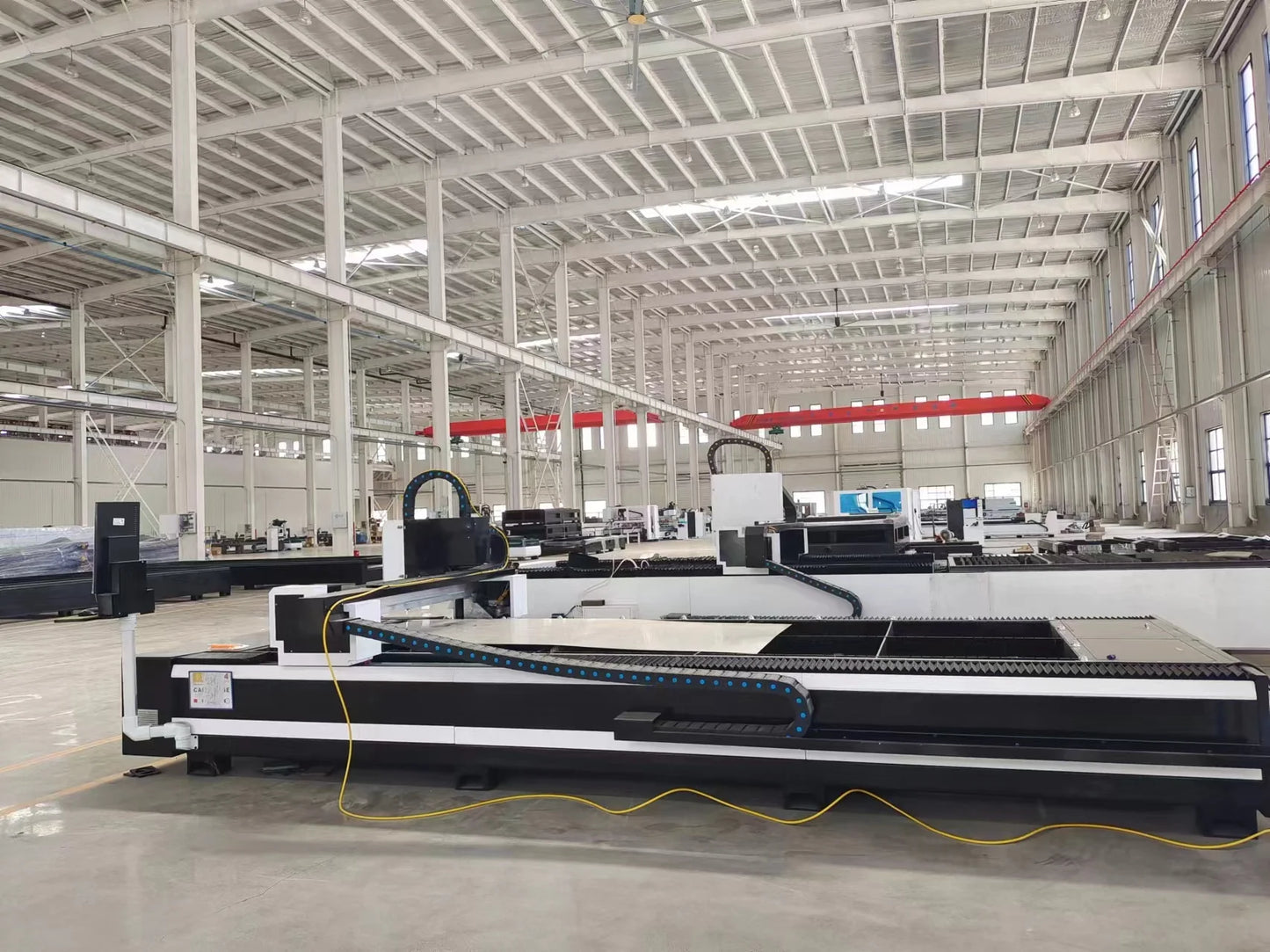 Cnc 3000W Fiber Laser Cutting Machine 3015 Laser Metal Cutting Machine For Steel Metal