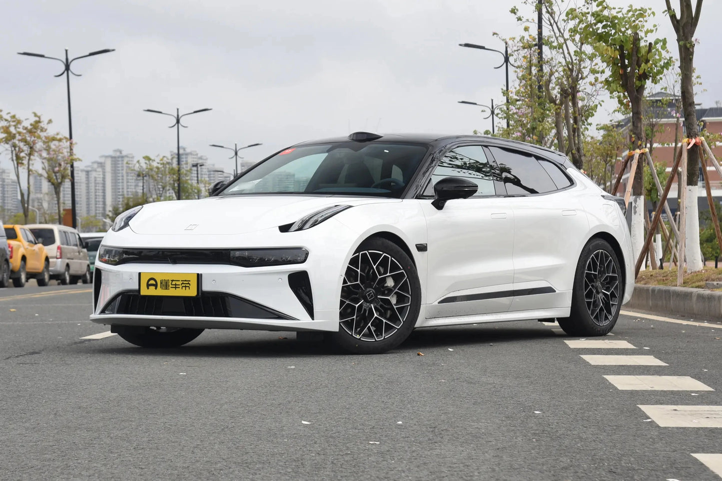 Carro Zeekr 001 2024 Latest Year's Chinese Electric Car Cheap New Energy Vehicle Made in China with 741KM Range Buy Now!