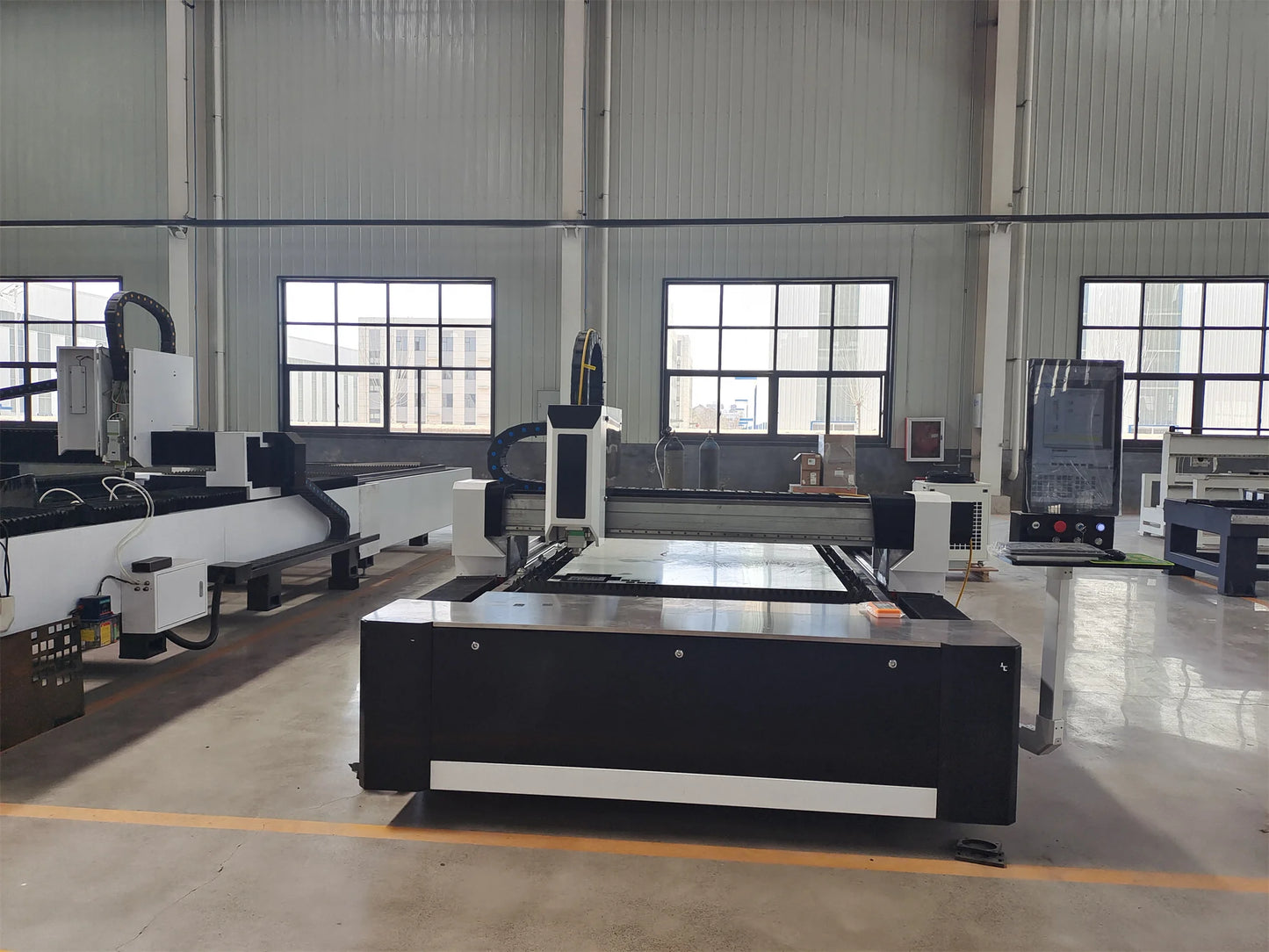 Cnc 3000W Fiber Laser Cutting Machine 3015 Laser Metal Cutting Machine For Steel Metal